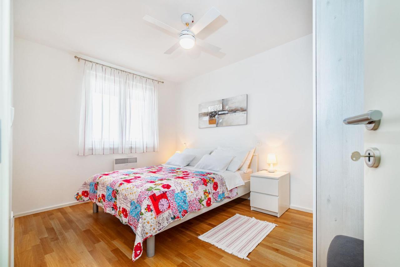 Ferienwohnung Ap Stella, Center Of Zadar, 2Br, Parking Exterior foto